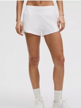 Lululemon White Hotty Hot 2.5” inseam shorts